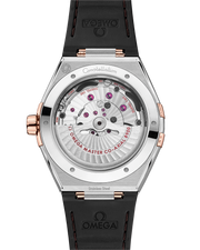 Fondello in vetro zaffiro trasparente dell’Omega Constellation con movimento automatico Co-Axial Master Chronometer calibro 8900 visibile